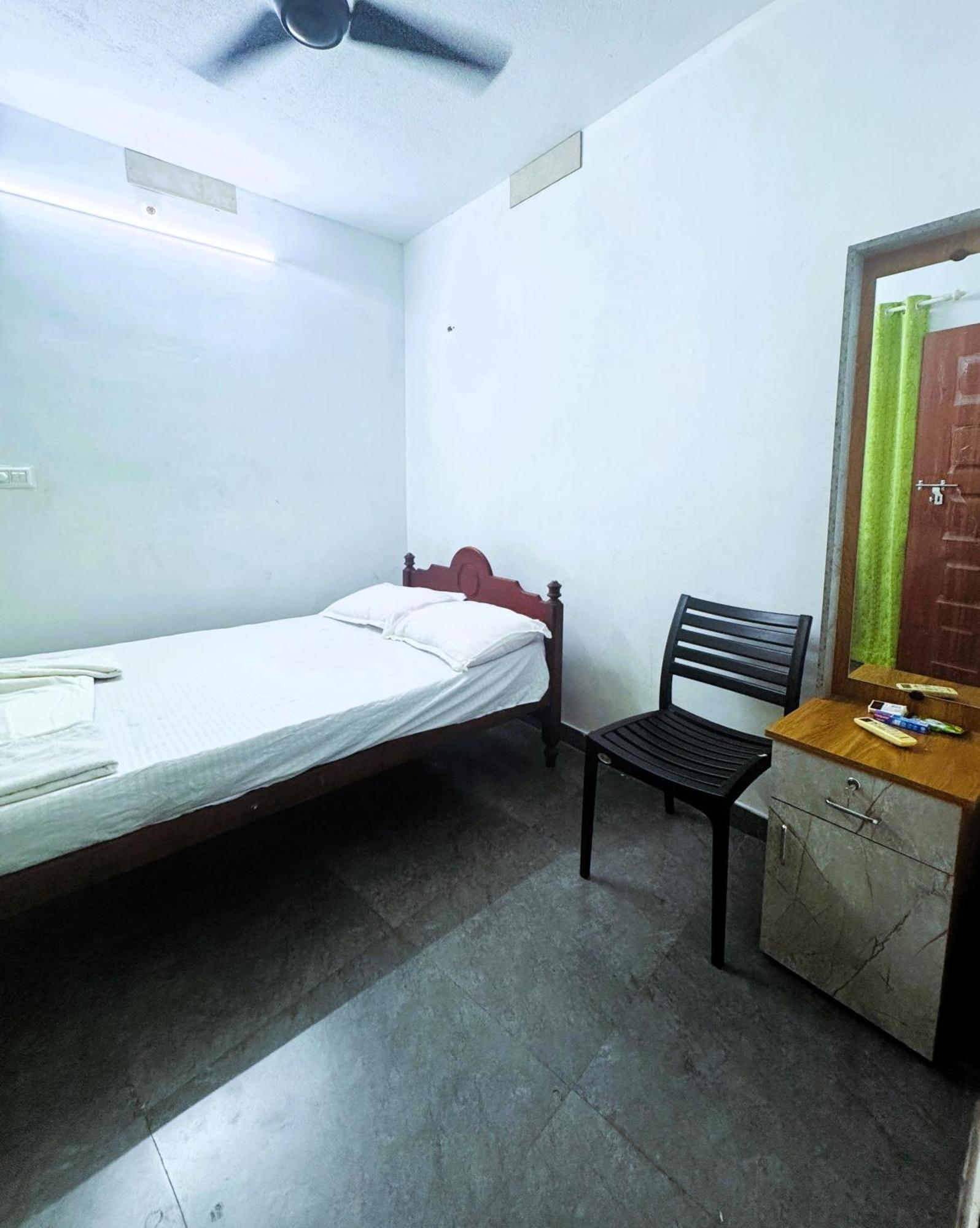 Vcs Apartments Parassinikadavu Parassinikkadavu Bilik gambar