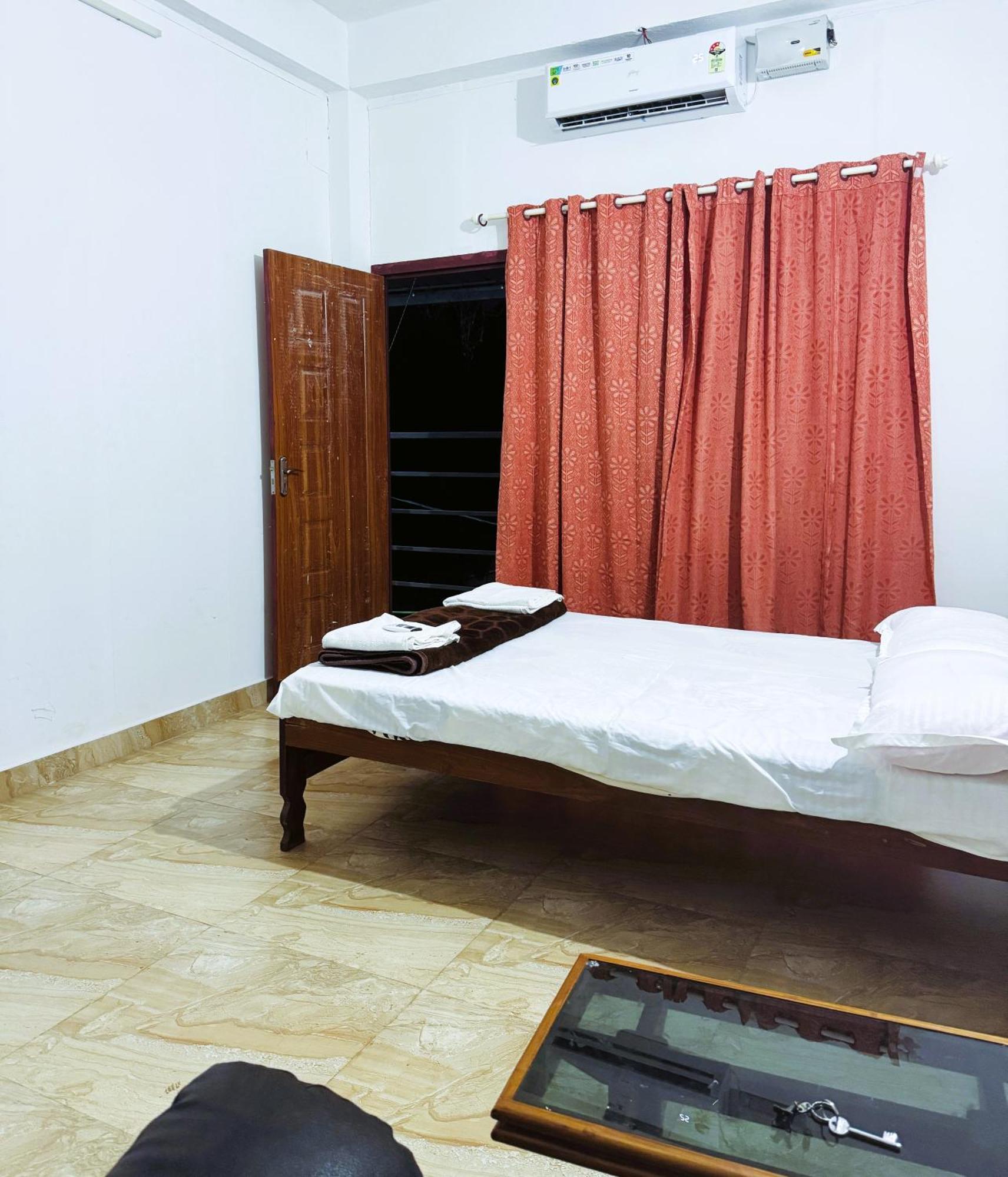 Vcs Apartments Parassinikadavu Parassinikkadavu Luaran gambar